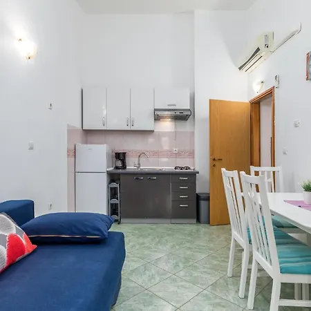 Apartman 1 Bedroom Awesome In *
