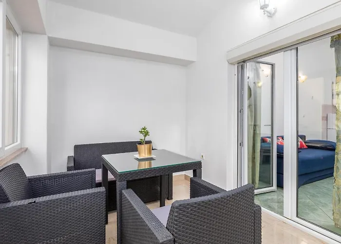 Apartman 1 Bedroom Awesome In Pula