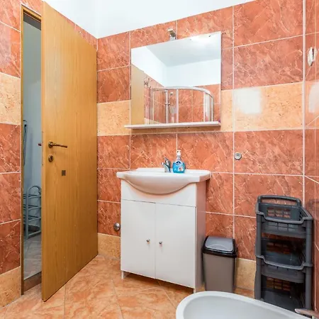 Appartement 1 Bedroom Awesome In