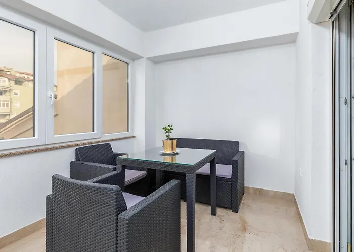 아파트 1 Bedroom Awesome In 풀라