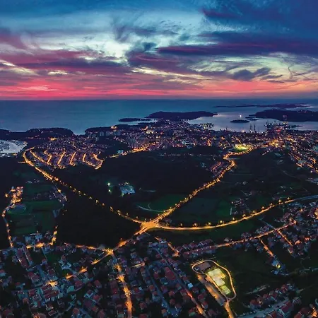 1 Bedroom Awesome In * Pula